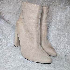Elegant Beige Women's Boots